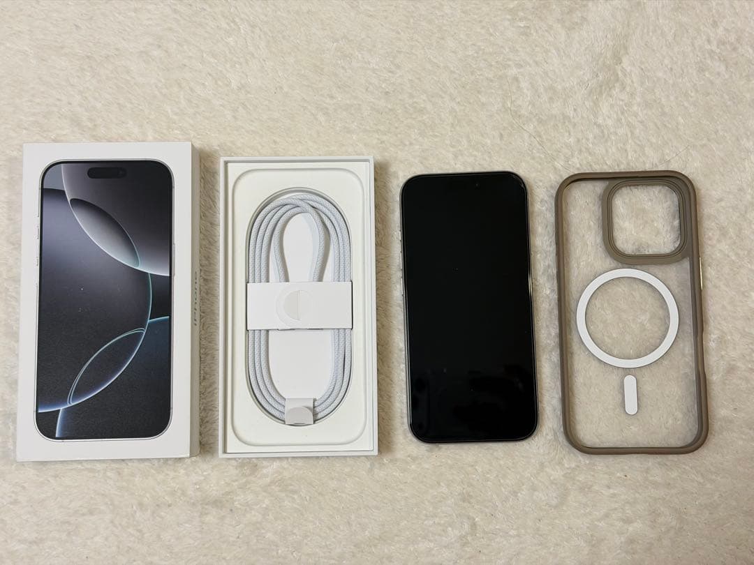 美品】Apple iPhone 16 Pro 256GB ホワイトチタニウム