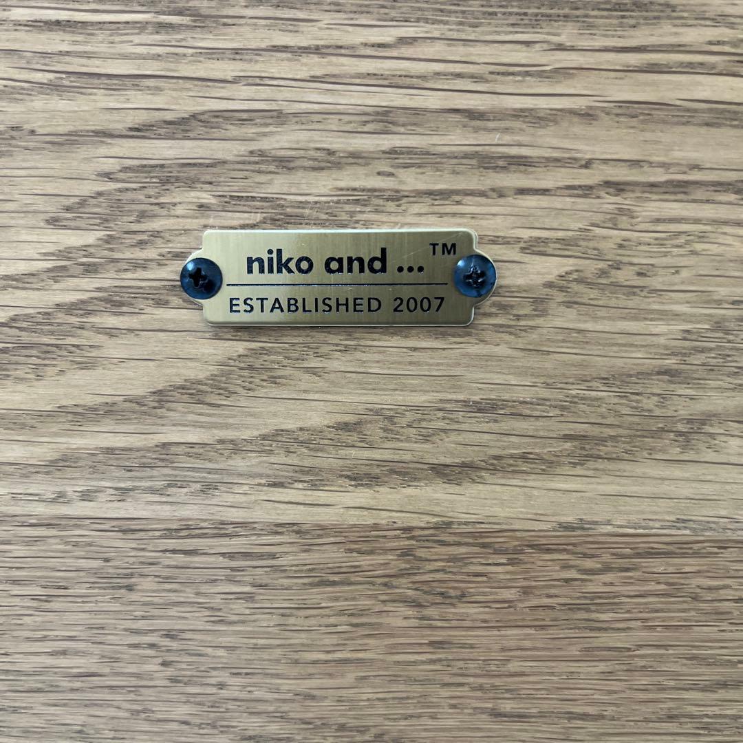 【niko and...】 ダイニングテーブル　アイアン脚