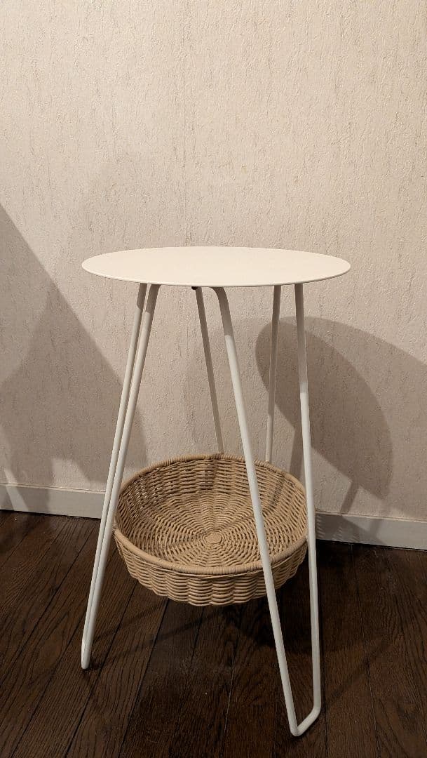 IDEE WALLABY SIDE TABLE White 円形サイドテーブル - メルカリ