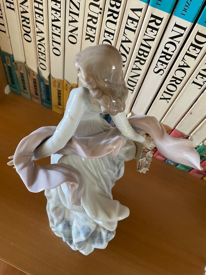 リヤドロ　陶器製 女性像 約30cm 春の輝　　輝く時る