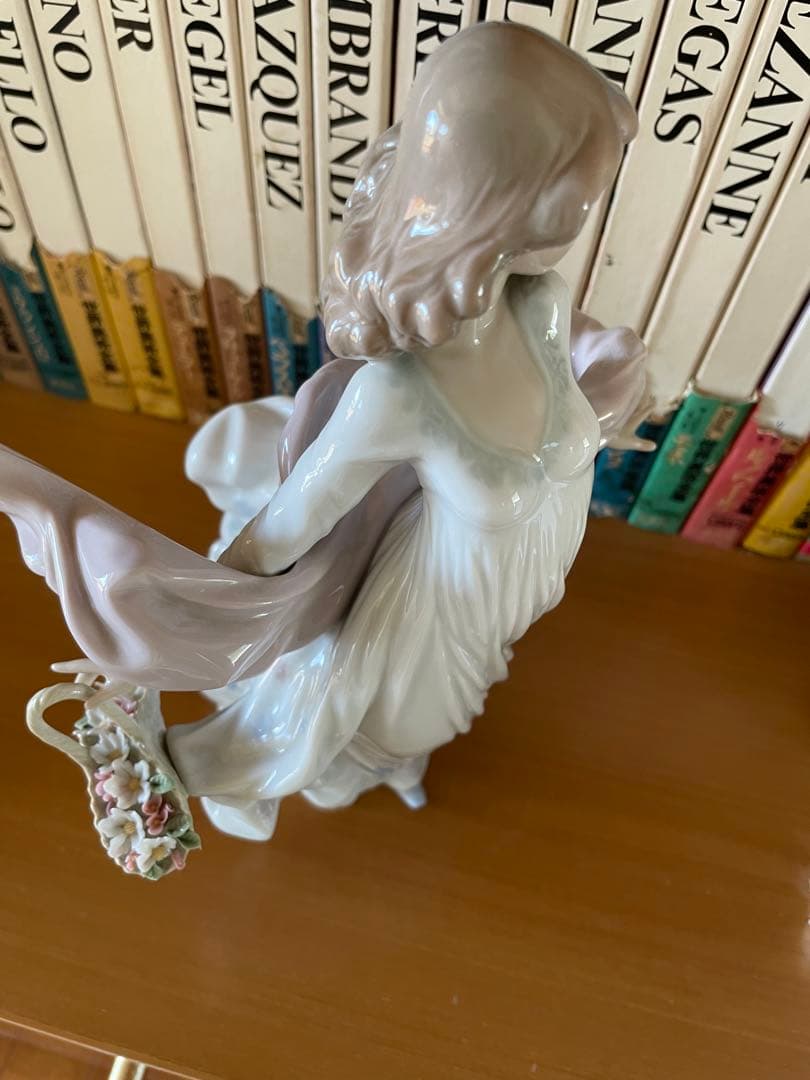 リヤドロ　陶器製 女性像 約30cm 春の輝　　輝く時る