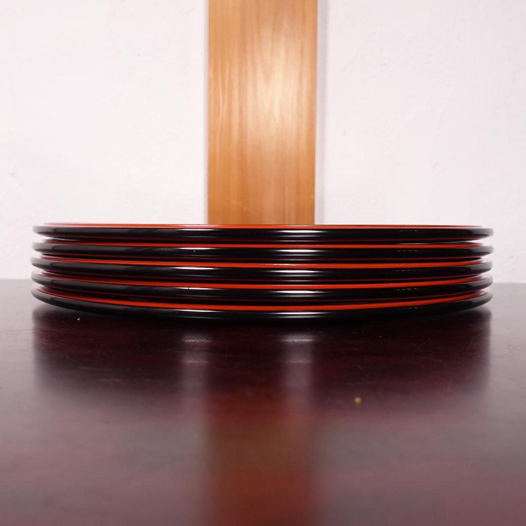 輪島塗 八井珠蔵 朱塗 裏黒塗 沈金結び松 丸盆 5客 共箱