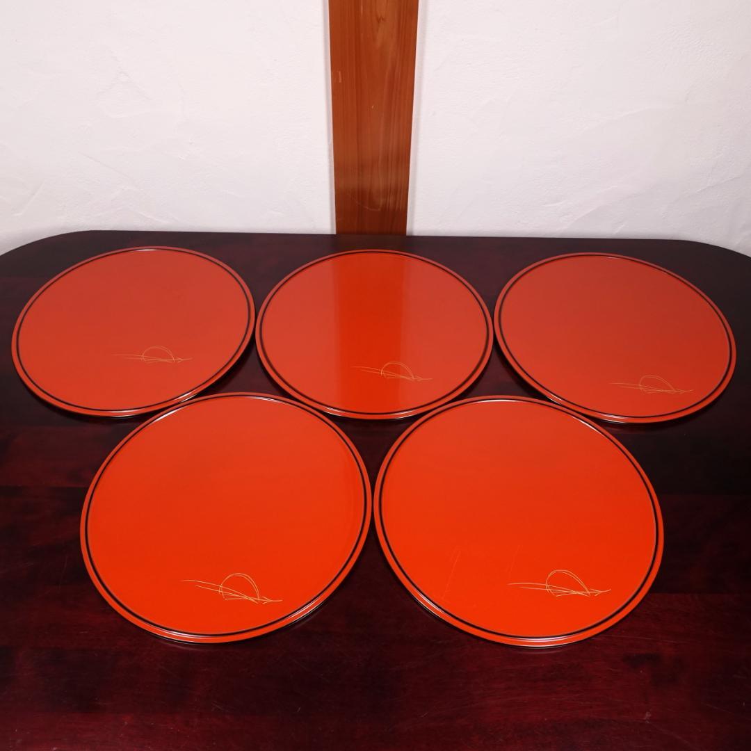 輪島塗 八井珠蔵 朱塗 裏黒塗 沈金結び松 丸盆 5客 共箱