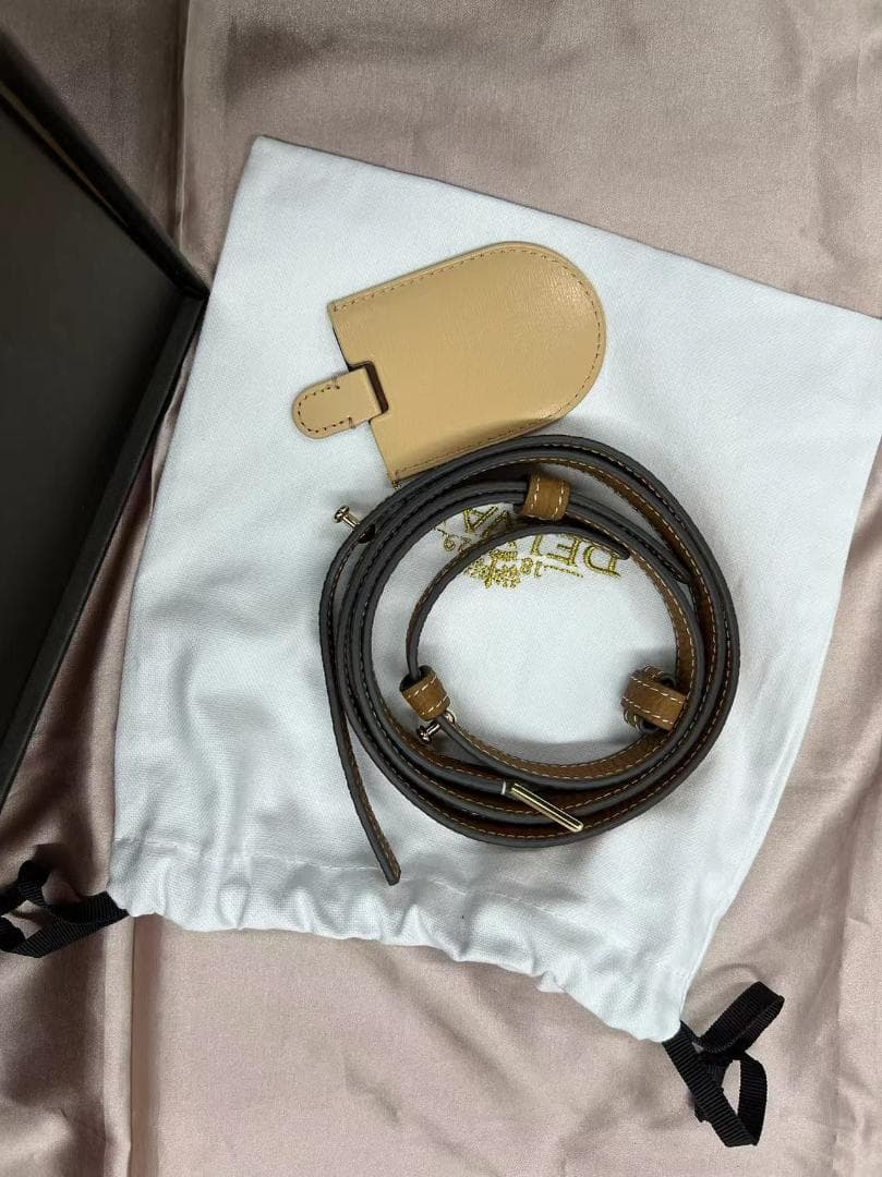 超美品 デルヴォー タンペート TEMPETE PM