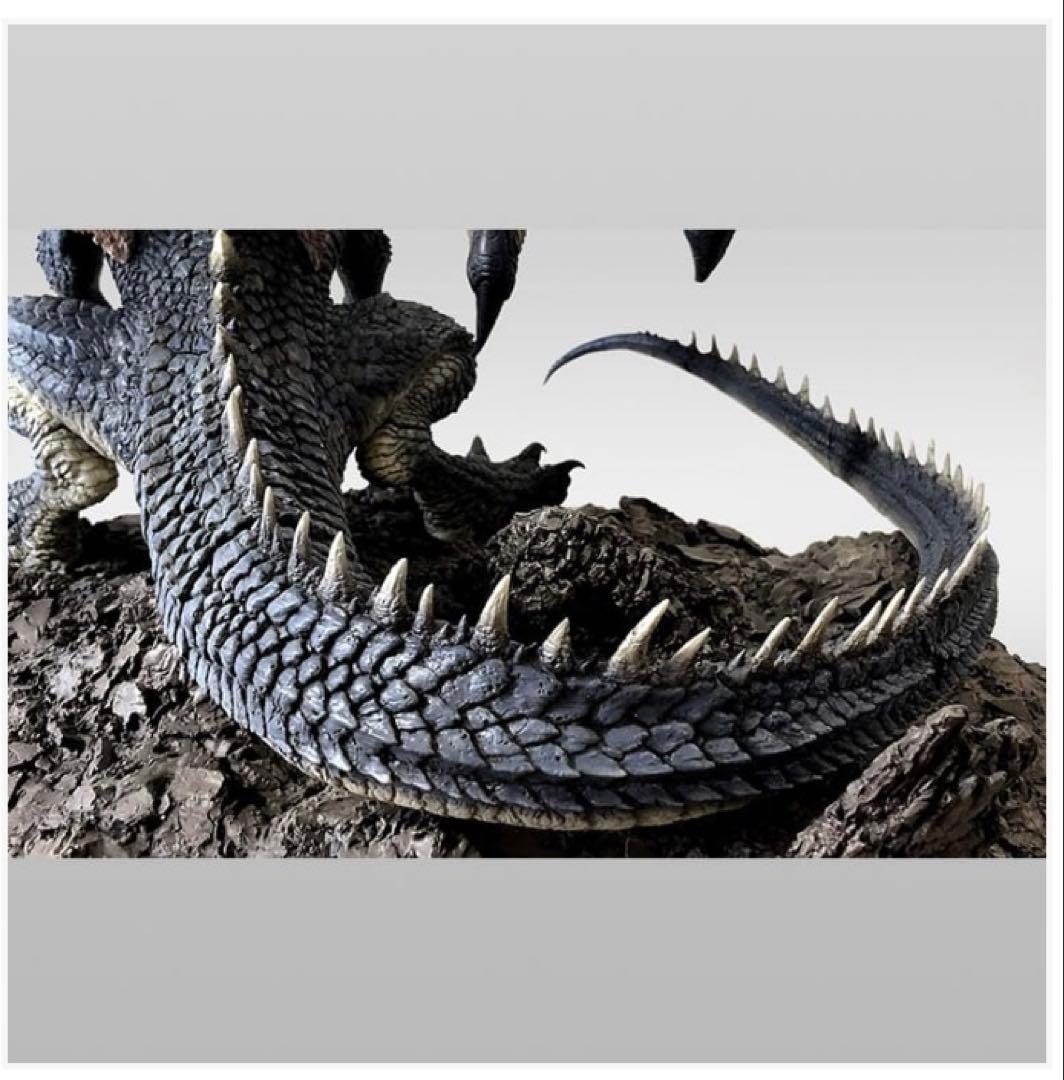 新品未開封、梱包箱伝票跡なし カプコン クリエイターズモデル 黒龍