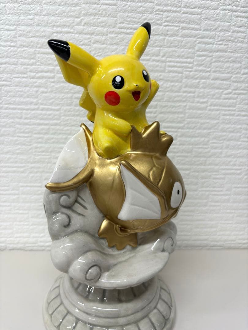 激レア ポケモンセンターナゴヤ限定 金のコイキング&ピカチュウ貯金箱