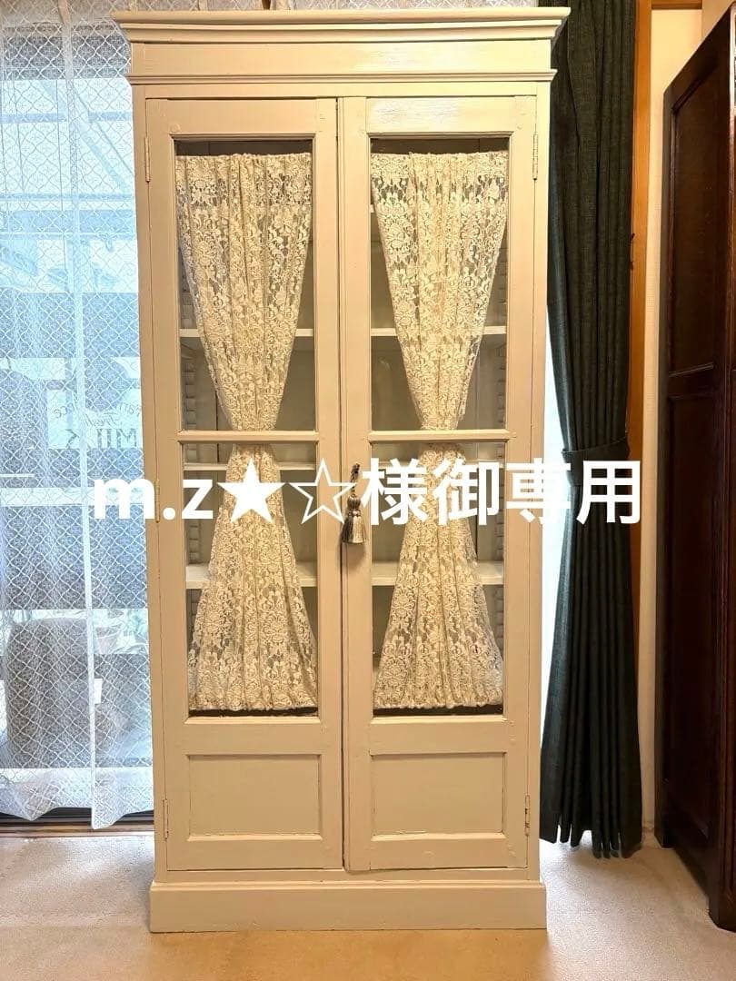 ♡フランスアンティーク　本棚　レース　ガラスキャビネット　ペディメント付　送料込 フランスアンティーク家具 ペイントガラスキャビネット.9 フレンチ格子