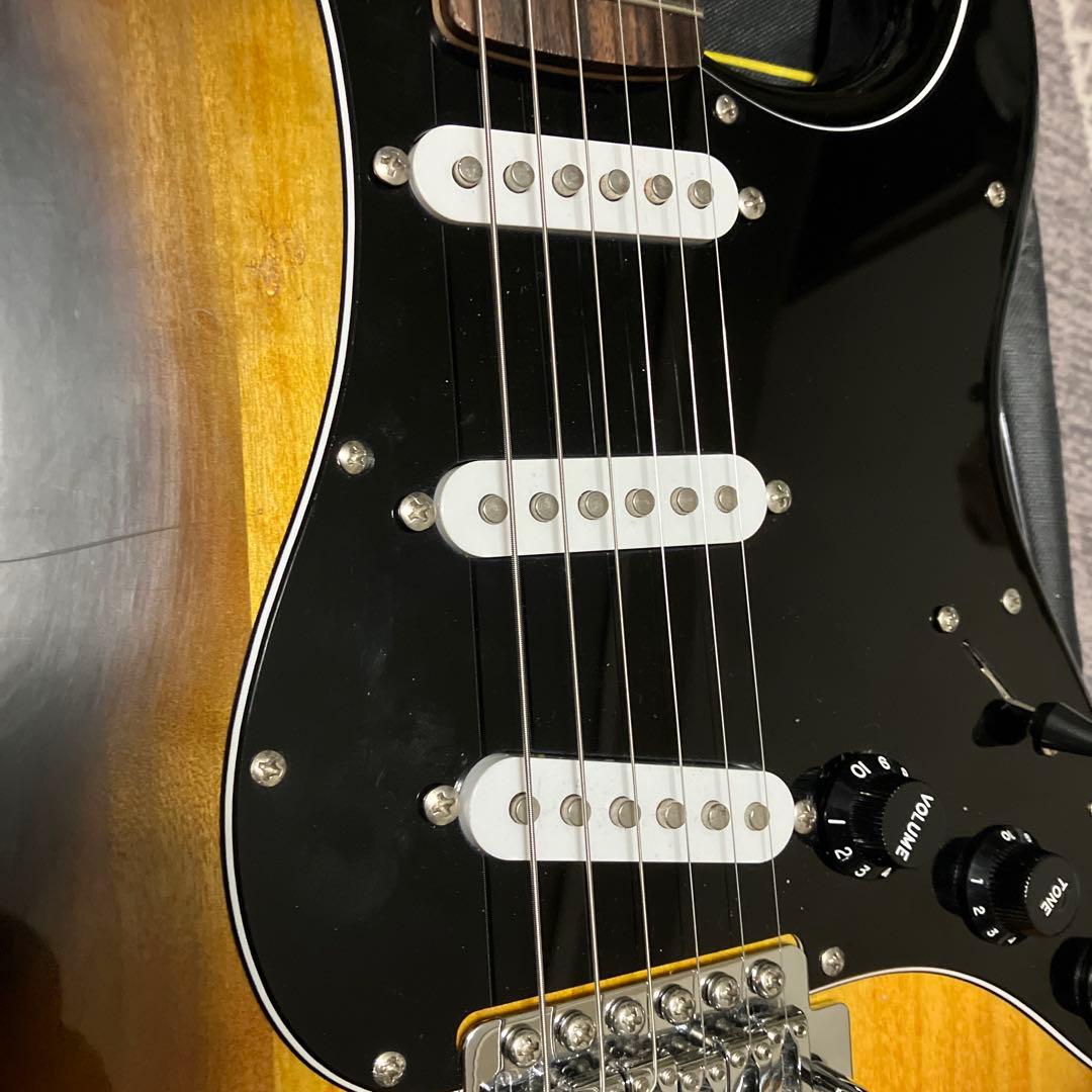 スクワイアストラトキャスター　サンバースト