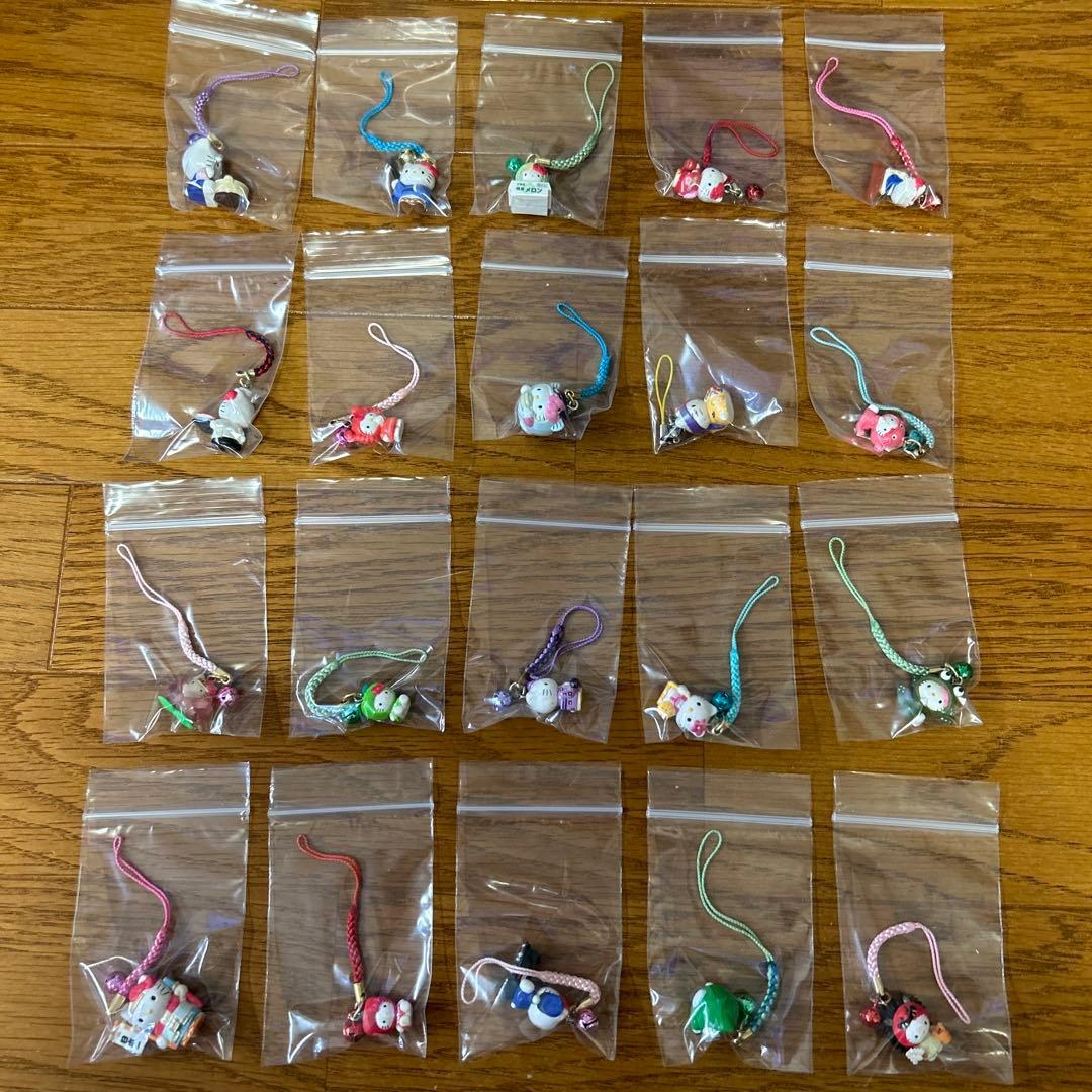 ご当地キティ　ストラップ　123個 まとめ売り