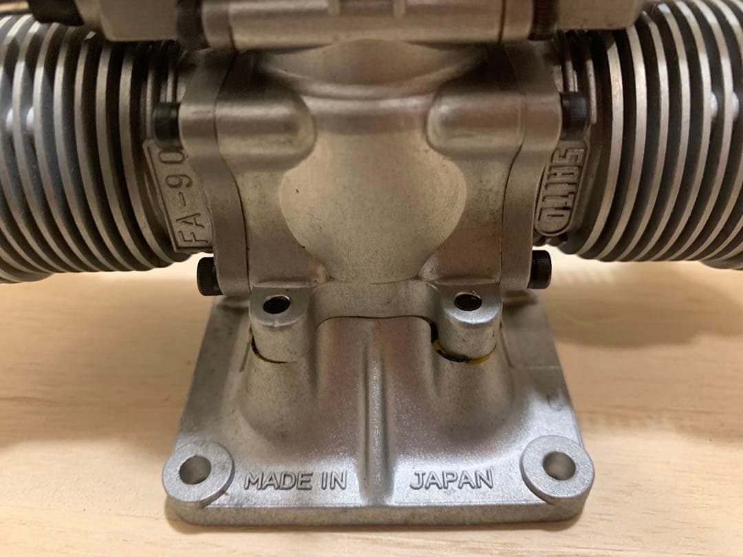 斉藤製作所 FA-90T 4サイクル2気筒水平対向エンジン 模型