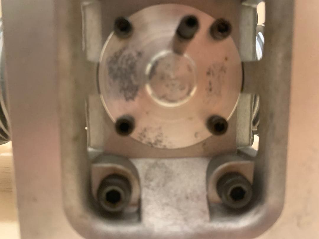 斉藤製作所 FA-90T 4サイクル2気筒水平対向エンジン 模型