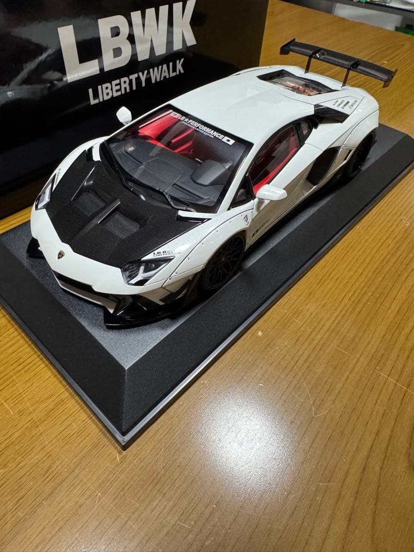 【最終値下げ】オートアート1/18ランボルギーニ アヴェンタドール未使用