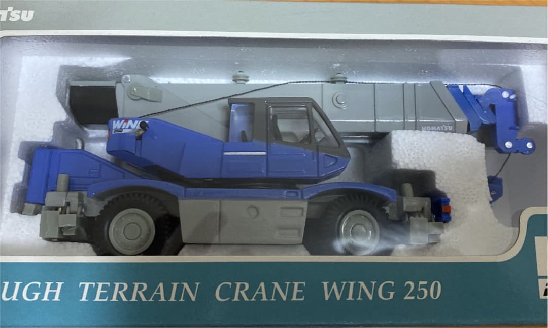 コマツ製作所 ラフテレーンクレーン WING250 配送