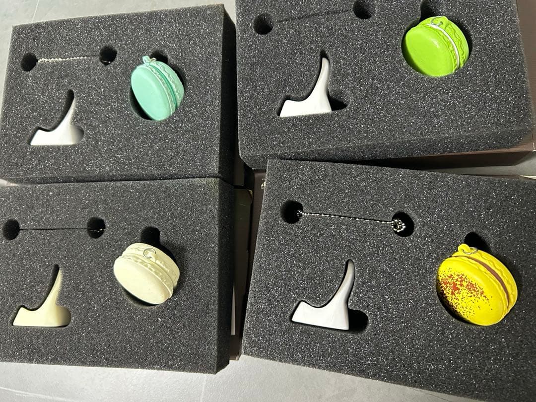 マカロンデザイントラベルウォッチ　蛍光色　DOMOTO