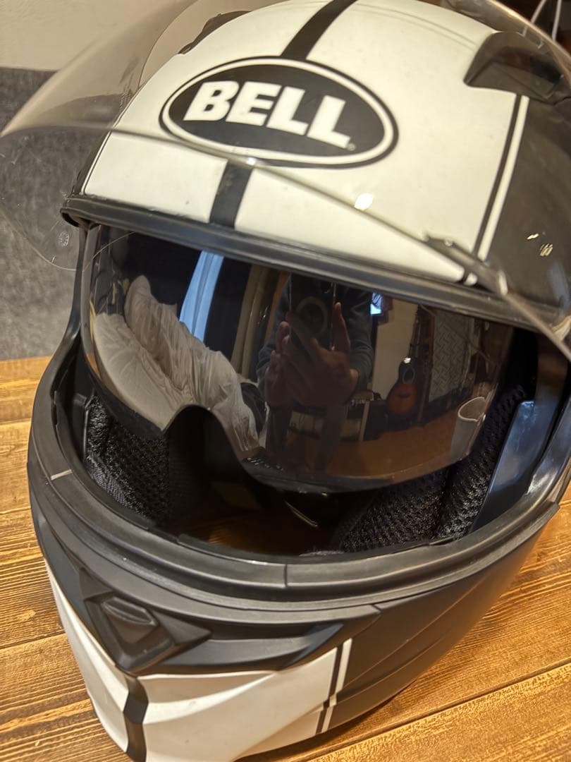 bell リボルバーエボ　ホワイト/ブラック