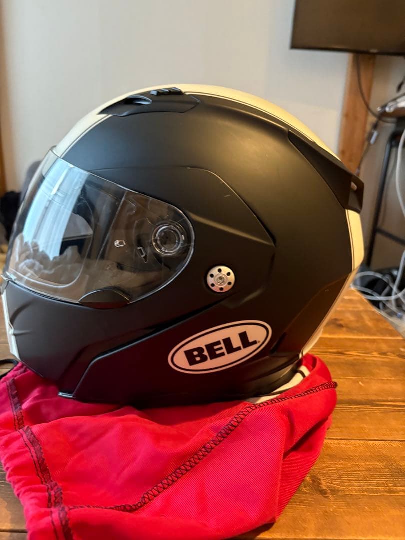 bell リボルバーエボ　ホワイト/ブラック