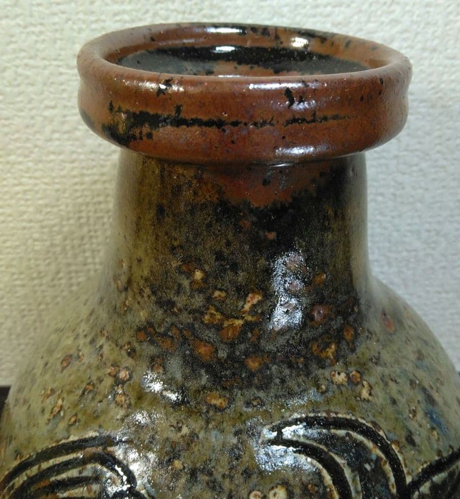 人間国宝 金城次郎 魚紋花瓶(魚4）栞 共箱 壺屋焼 壷屋焼 珍品上作花瓶 美品