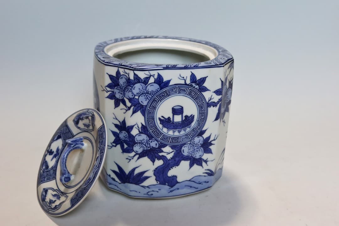 ジャワ島沖、海上がりの瀬戸の髭徳利 ジャワ島沖、海上がりの瀬戸の髭