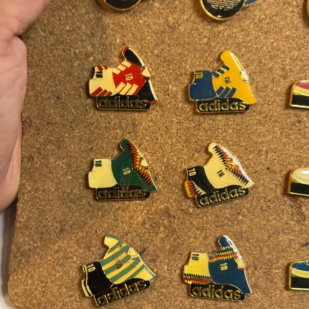 old adidas ヴィンテージ　ピンバッジ　24個