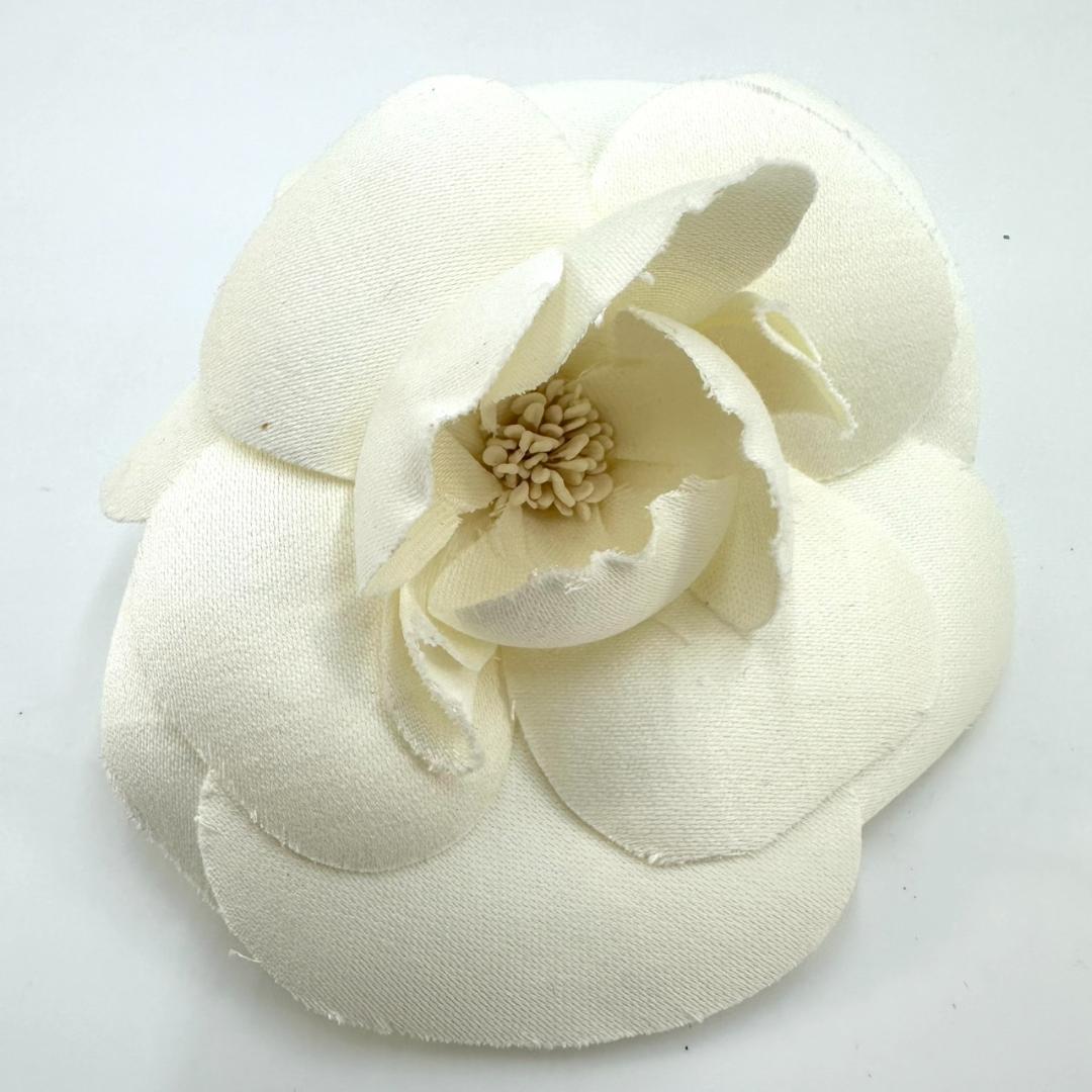 CHANEL ホワイトカメリアブローチコサージュヴィンテージ