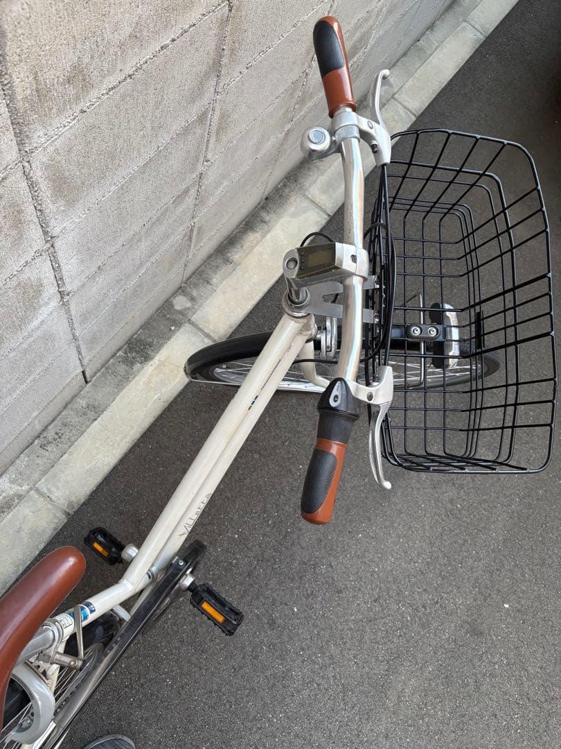 ブリヂストン　White