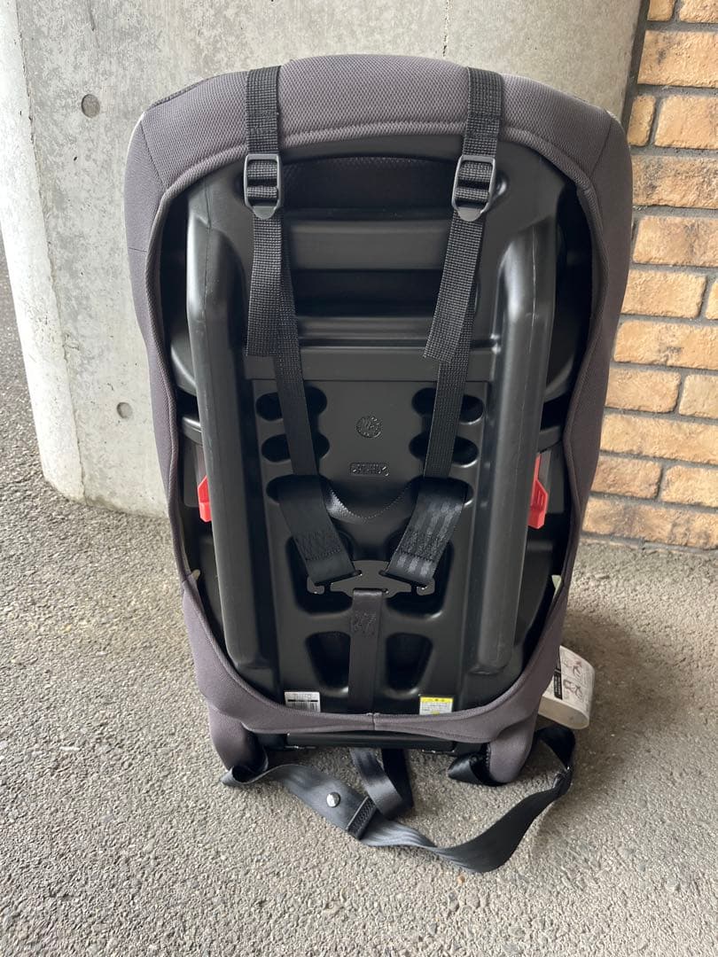 Combi ジョイトリップ エアスルー GLチャイルドシート　ジュニアシート①