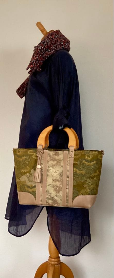 着物リメイク. アンティーク丸帯 × 本革 トートバッグ. ハンドメイド 花鳥柄