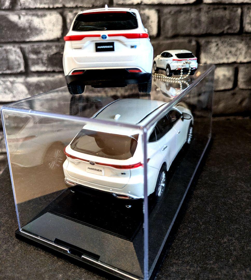 トヨタ　新型 ハリアー 模型 3点セット 白 　キーホルダー　ミニカー