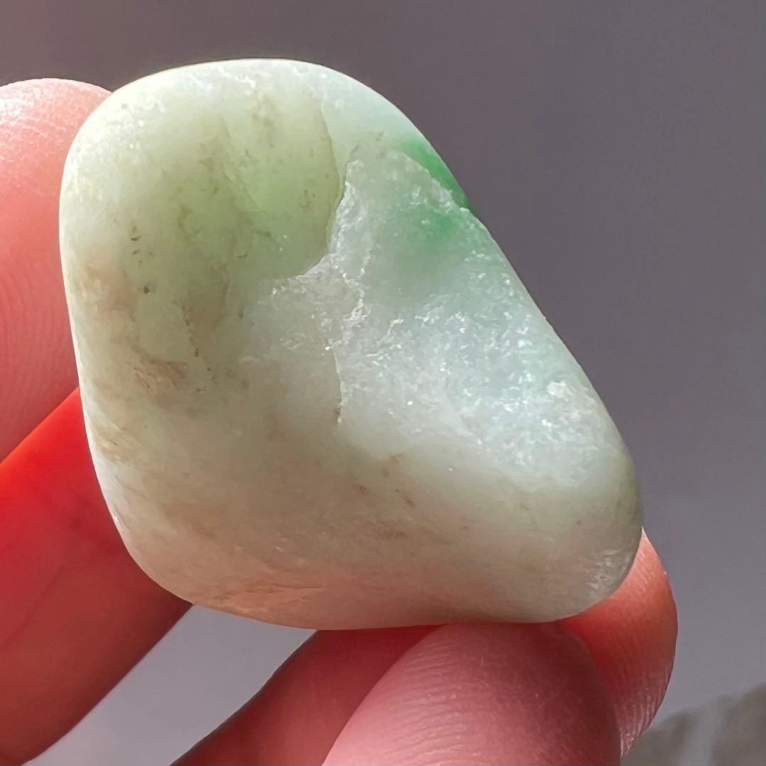 【大幅値下】糸魚川産　翡翠原石　天然　鑑賞石　国石 14.6g