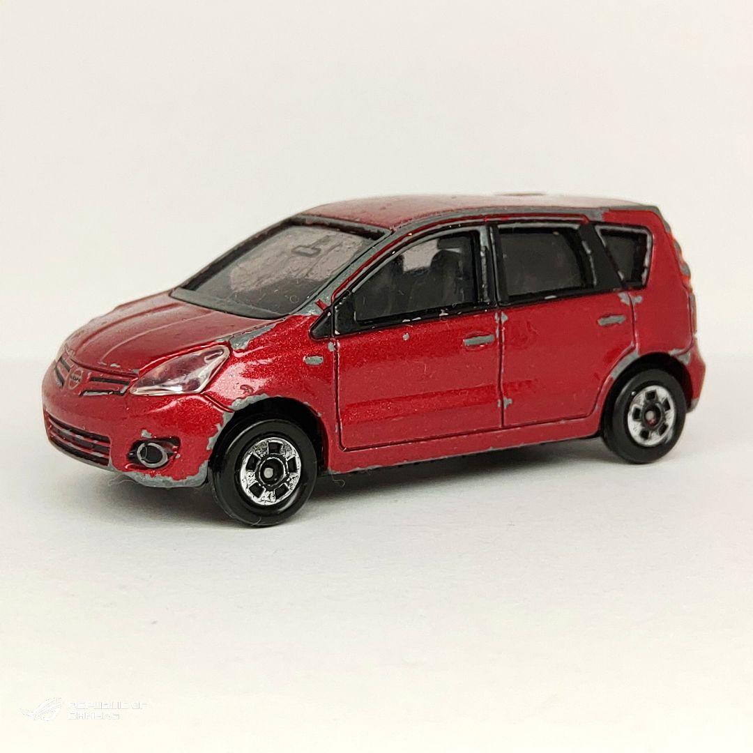 トミカ 日産 ノート カラーサンプル ルミナスレッド ディーラー特注品