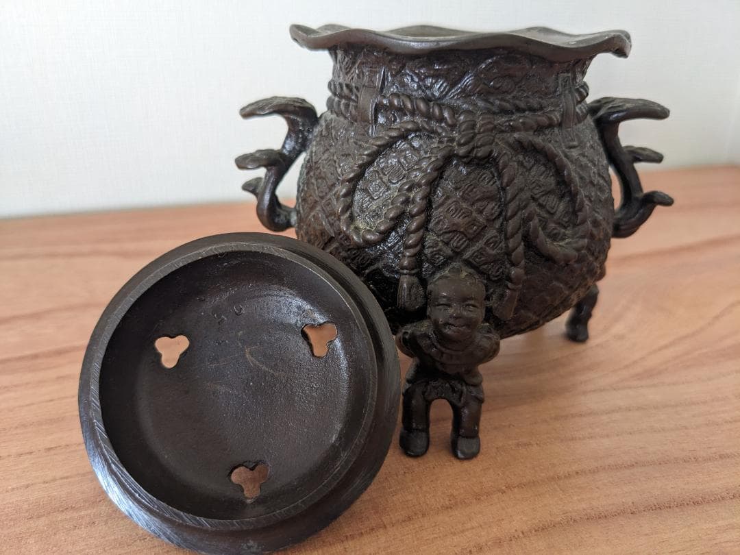 高岡銅器　三足香炉