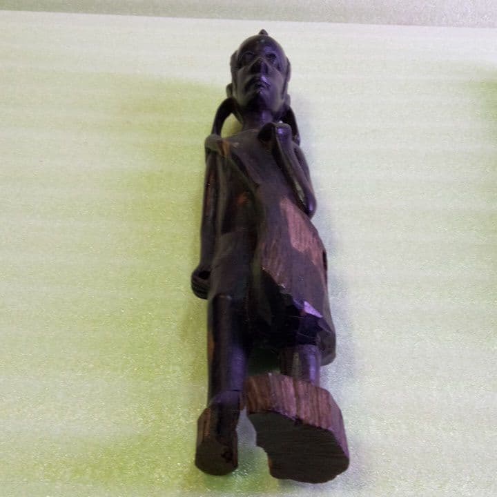 マコンデ族の黒檀男女像