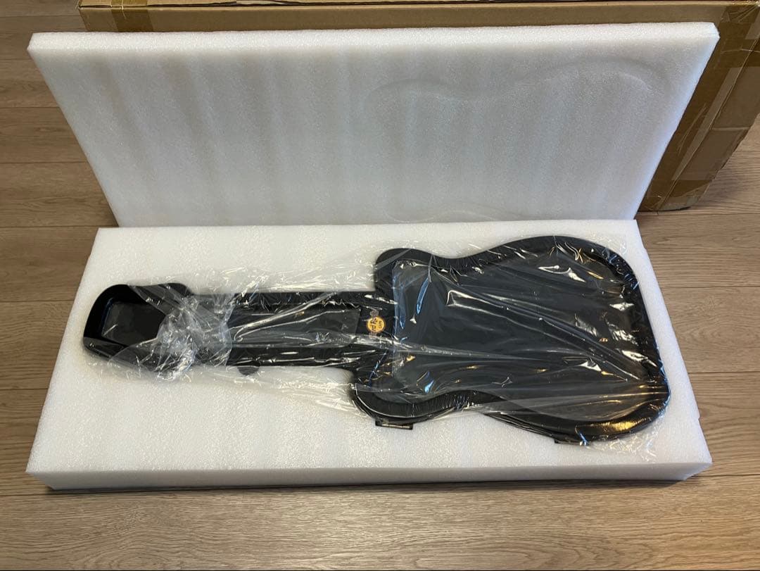 【未使用新品】ハードロックカフェ ギターケース型ピンボード