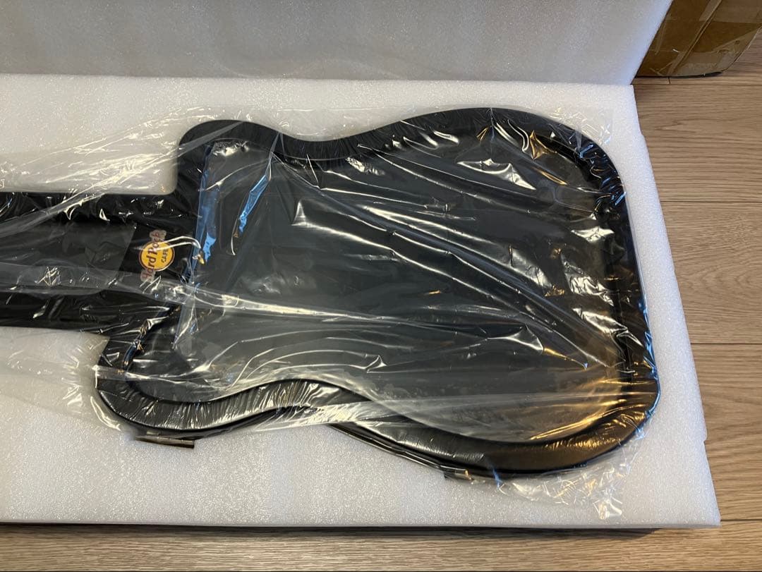 【未使用新品】ハードロックカフェ ギターケース型ピンボード