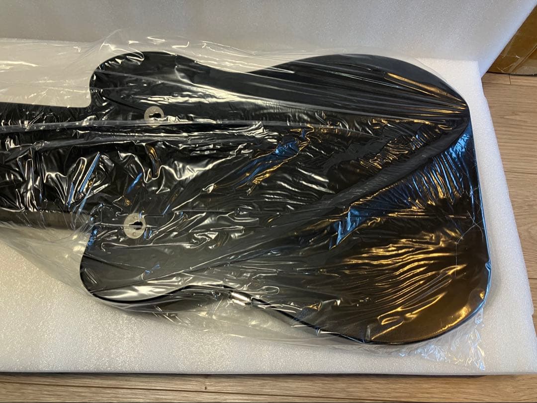 【未使用新品】ハードロックカフェ ギターケース型ピンボード