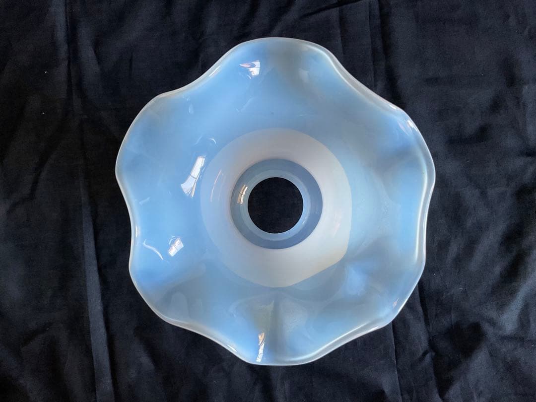 古いフランス製「美しいオパールセントガラスのランプシェード