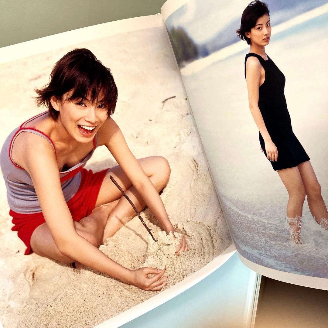 加藤あい直筆サイン入り写真集…帯付き