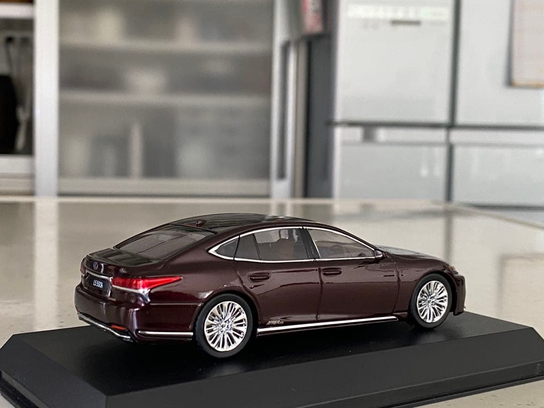 京商　1/43 ミニカー LS500h