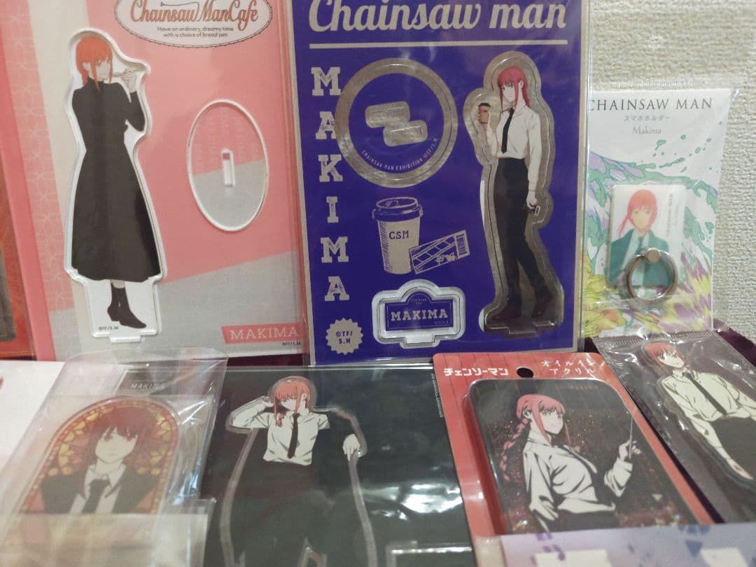 チェンソーマン マキマ 希少品含む まとめ売り 缶バッジ アクリルスタンド 他