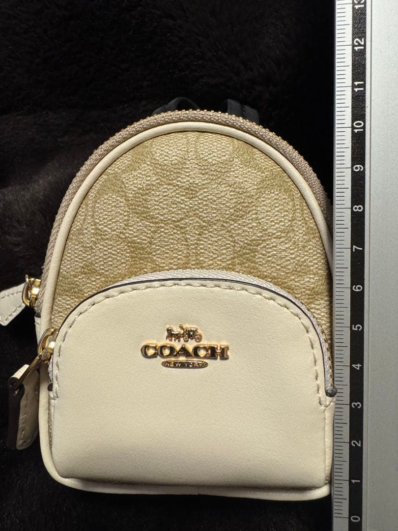 新品未使用 COACH ミニ バックパック チャーム　小物入れ