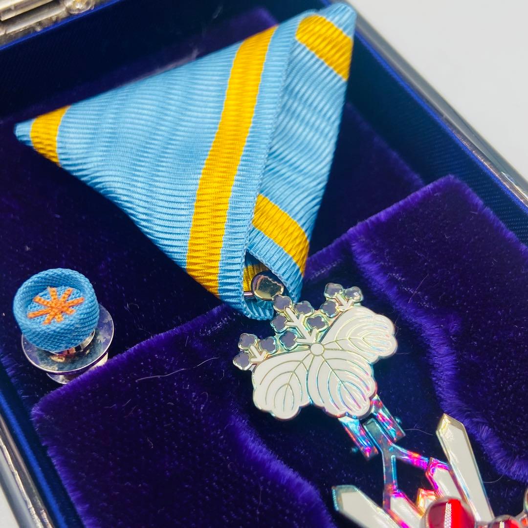 瑞宝双光章 瑞賓雙光章 共箱 付き 勲章 徽章 当時物 現状品 希少品