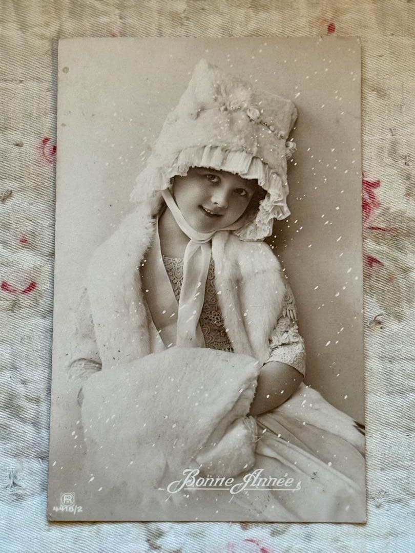 フランス　アンティーク　ポストカード　＊可愛い少女＊　白いドレスの女の子