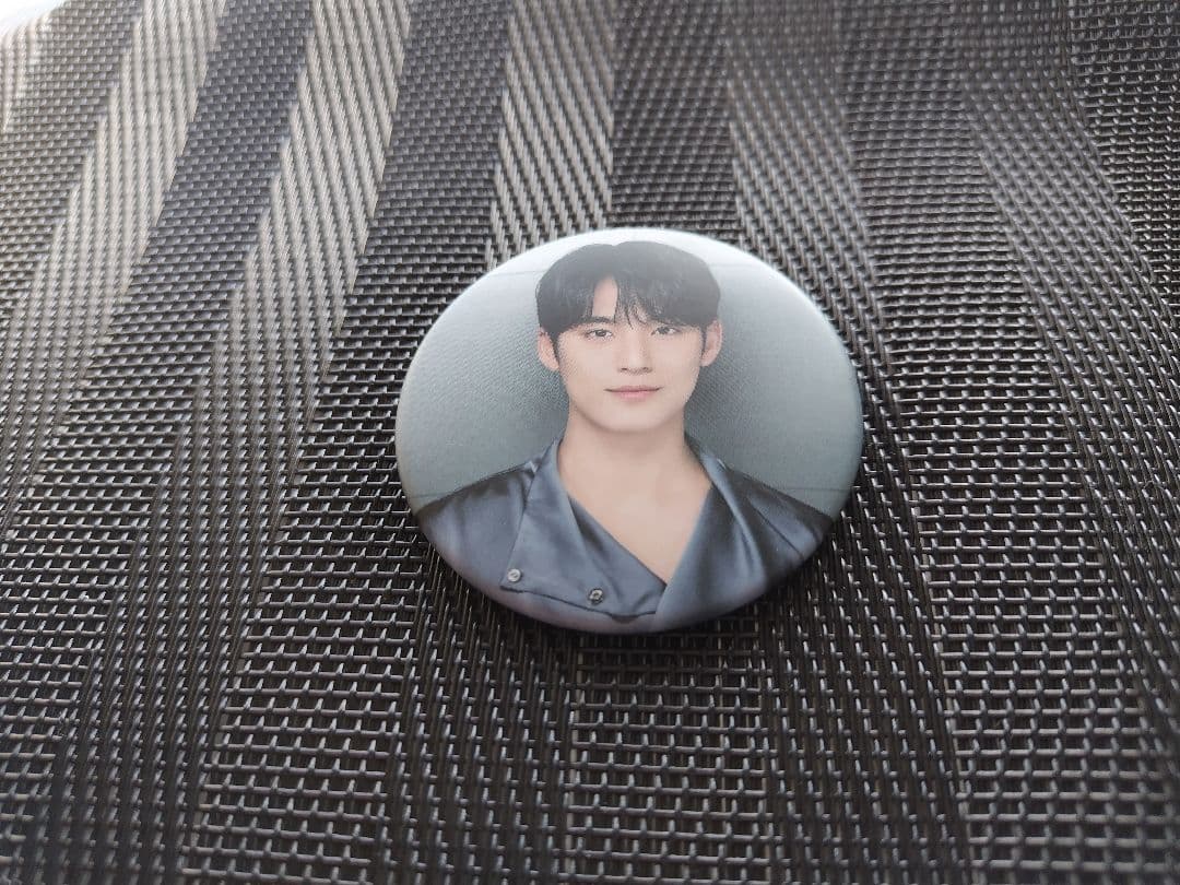 SEVENTEEN セブチ RIGHT HERE 缶バッチ ミンギュ - メルカリ