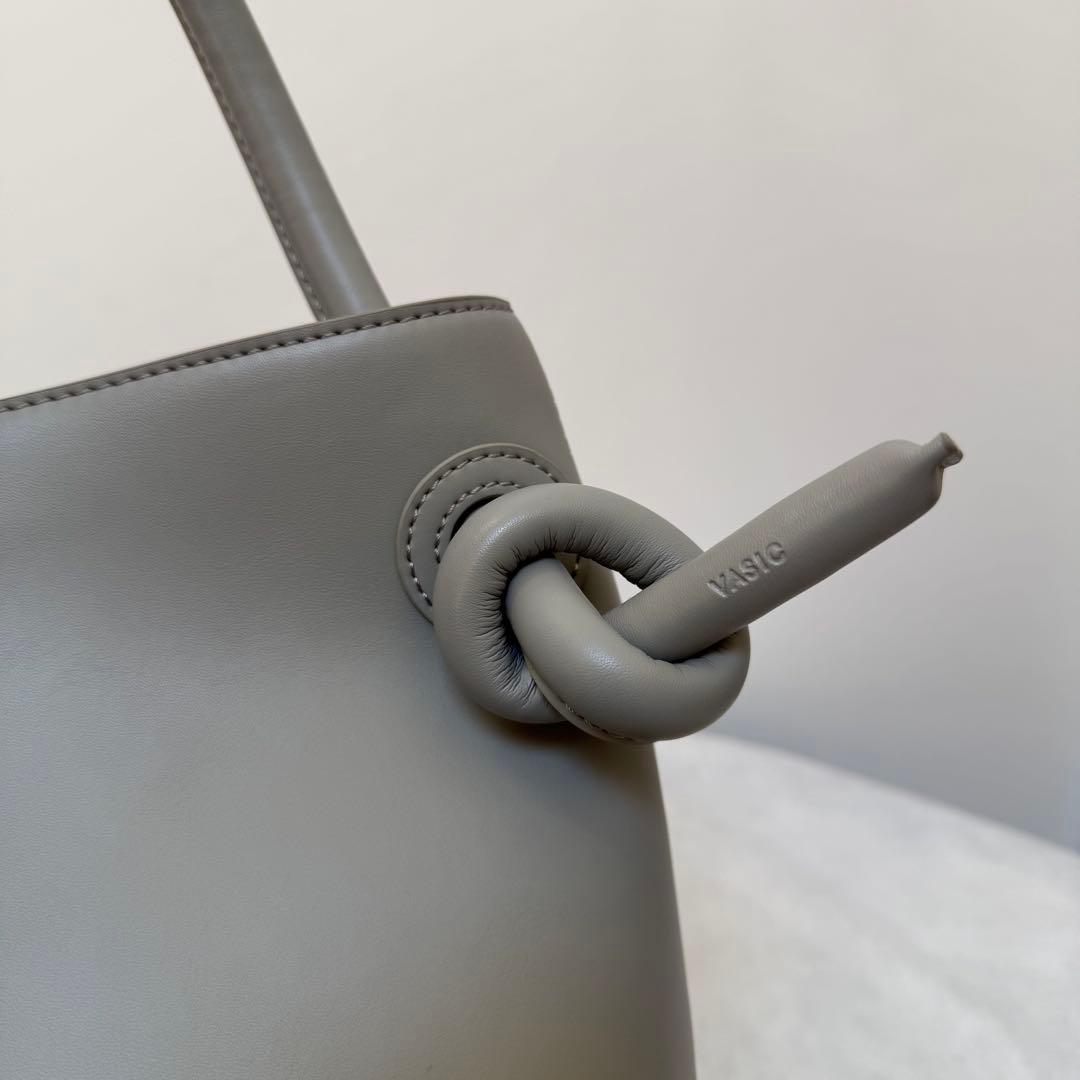 美品　VASIC PATTI MINI ハンドバッグ