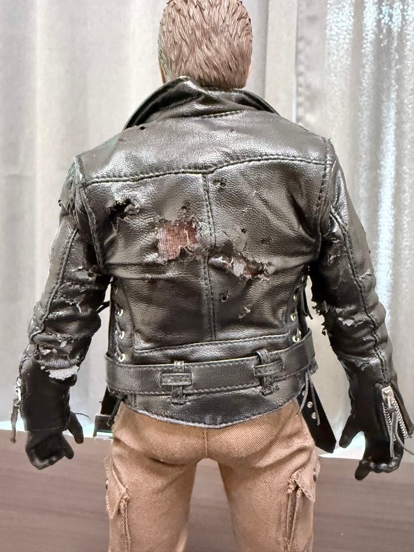 ホットトイズ　ターミネーター　T-800 （バトルダメージ版）　訳アリ品