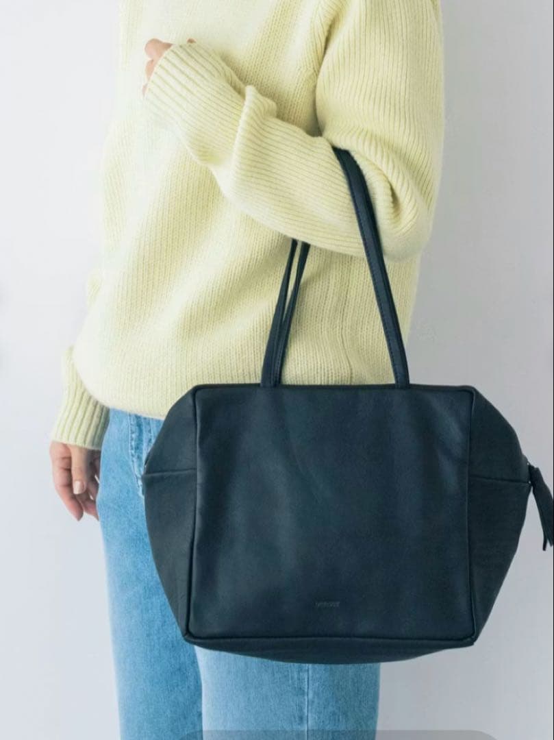 ダンサーカレバッグ　レザーショルダーバッグ　Lサイズ ブラック