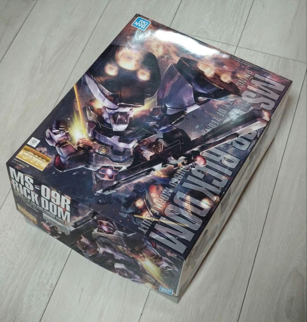 マスターグレード　リック・ドム　1/100 未組み立て