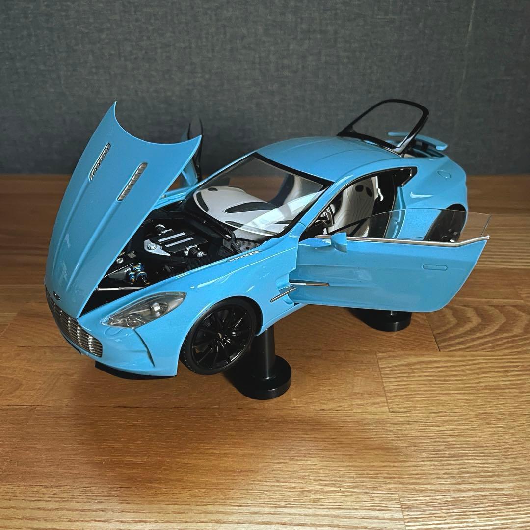 【ミニカー 美品】オートアート 1/18 アストンマーチン ONE-77