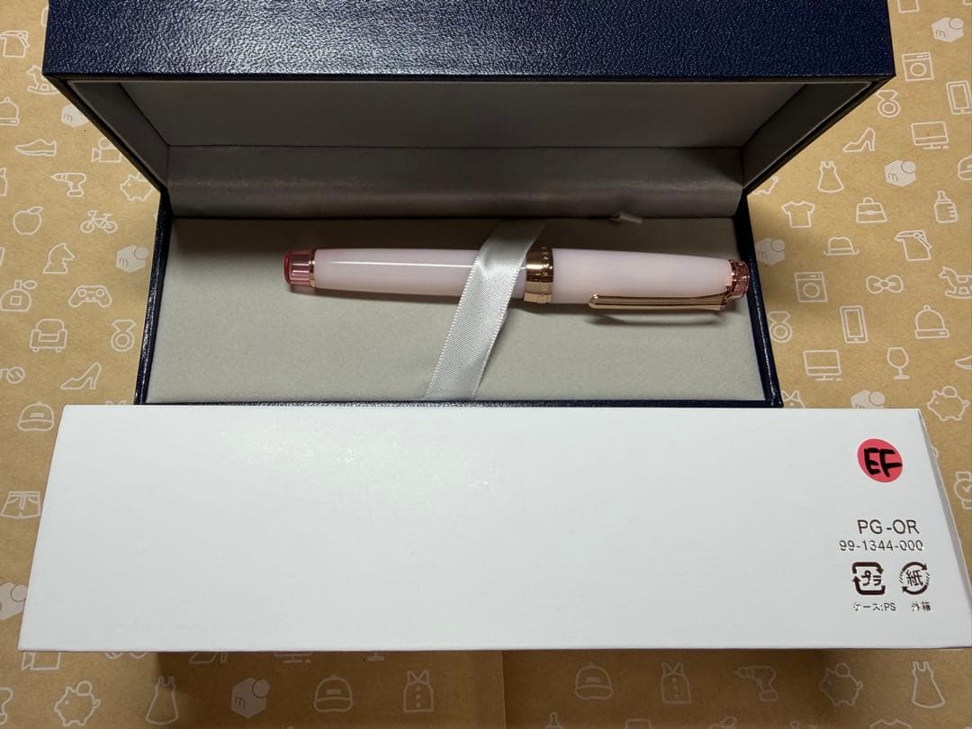 八文字屋 久保桜 ブルームピンク 万年筆 極細字EF - メルカリ