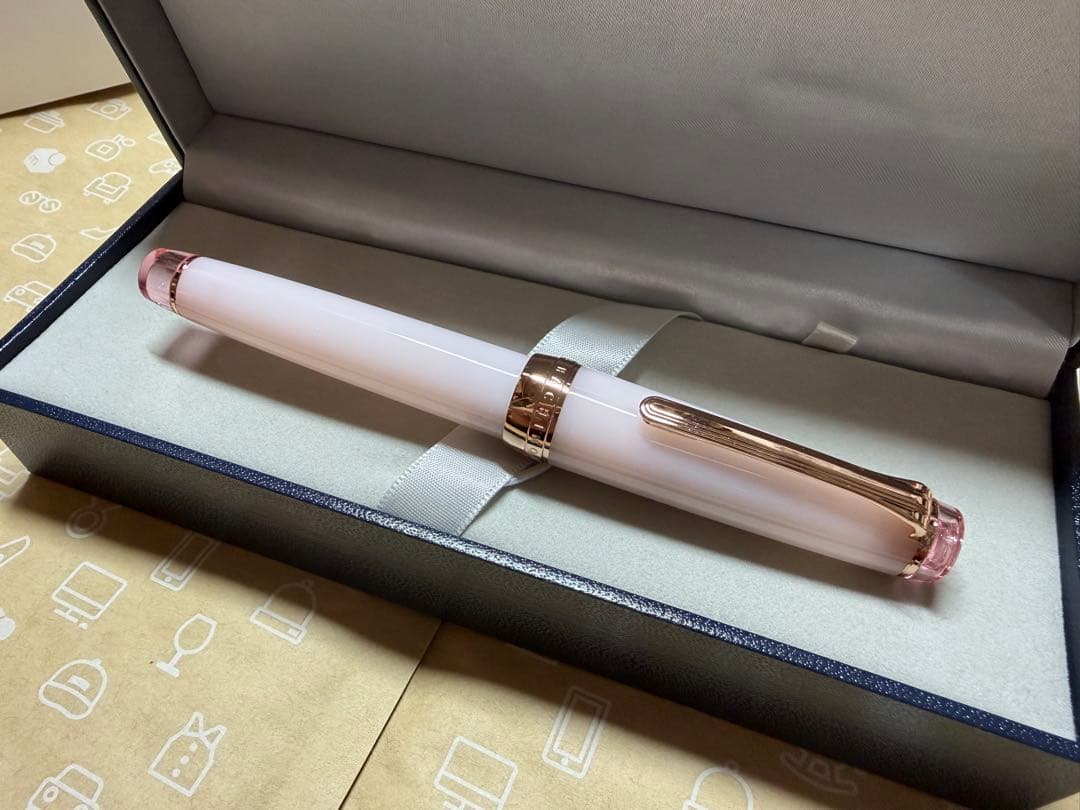 八文字屋 久保桜 ブルームピンク 万年筆 極細字EF - メルカリ